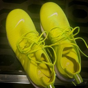 Nike size 9 no box worn once.